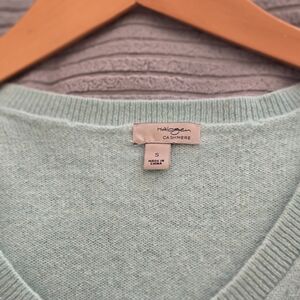 Halogen Cashmere V-Neck Sweater - Soft Green